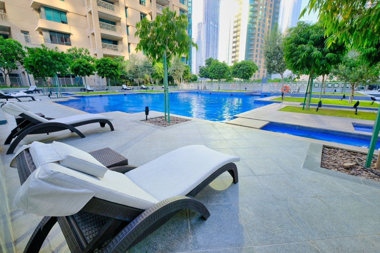 Sport & Beauty 4, SIMPLY COMFORT Chic Downtown Studio Few Steps to Burj Khalifa, Dubai