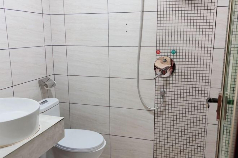 Bathroom 4, Yilu·Fengqing Business Hotel, Yichun