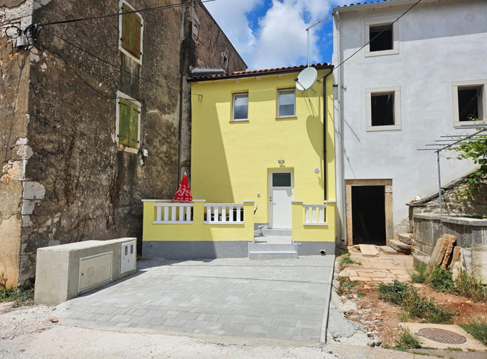 Primary image