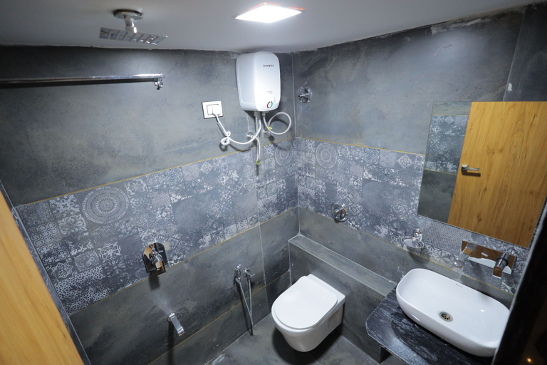 Bathroom, HOTEL R K FORTUNE, Gandhinagar