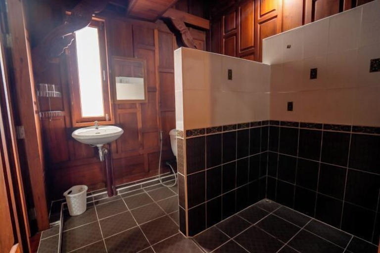Bathroom 4, Ban Suan Bang Toei Villa, Sam Phran