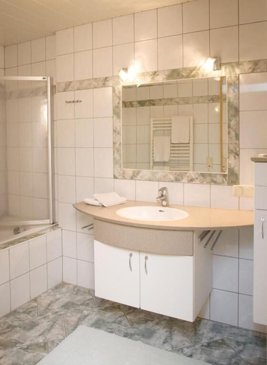 Bathroom 4, Hotel Pension Koch, Zell am See