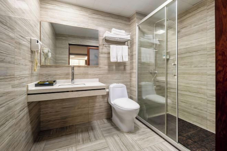 Bathroom 4, Mengtai Dongning Hotel, Liuzhou