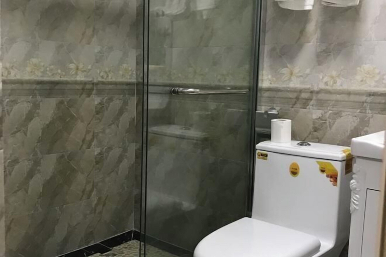 Bathroom 3, Yijia Hotel in the World, Xiamen
