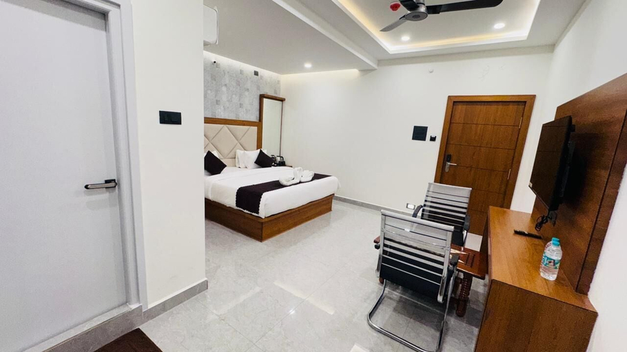 Room 5, SS Grand Luxury Hotel-Ananthapuramu, Anantapur