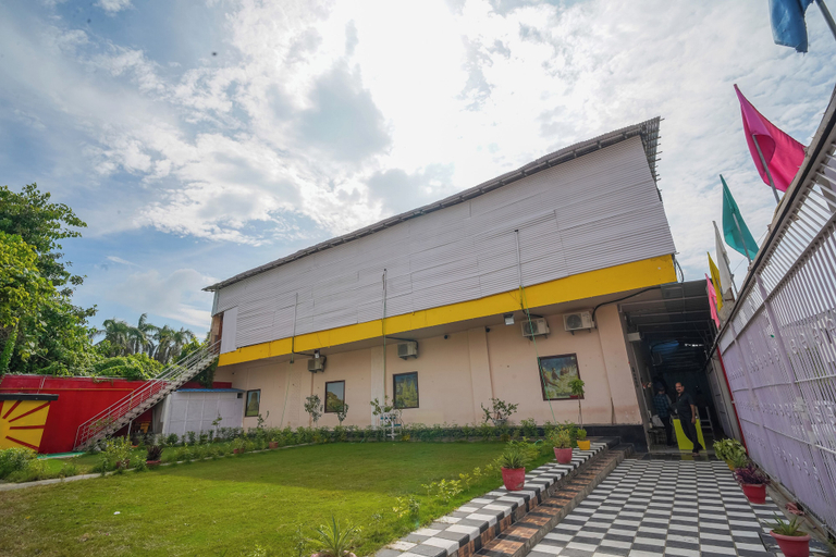 Exterior & Views 2, Hotel Chotiwala – 10 Mins from Kashi Vishwanath Temple, Varanasi