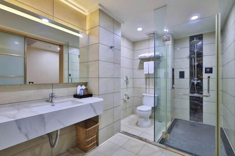 Bathroom 4, Bayview Hotel (Dongguan Guomao Center Xiping West Station), Dongguan