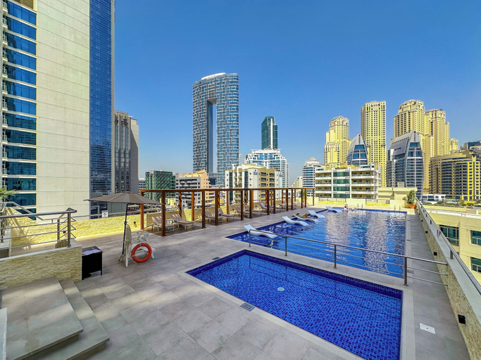 Pool 5, First Line Canal View Studio, Dubai