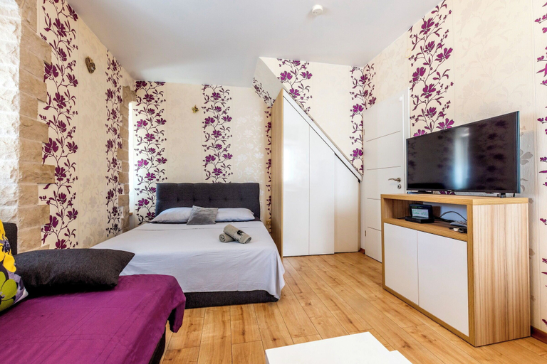 Room 2, Apartment Center With Jacuzzi, Split