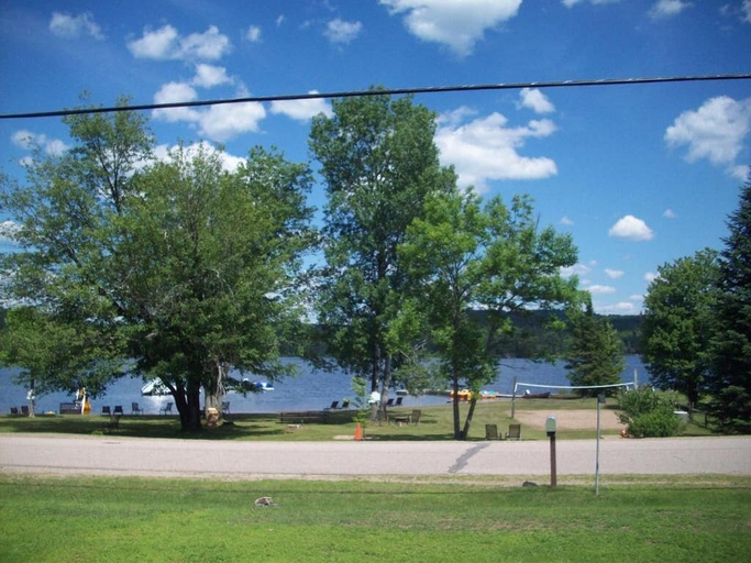 Front of property, Lakewoods Cottage Resort, Haliburton