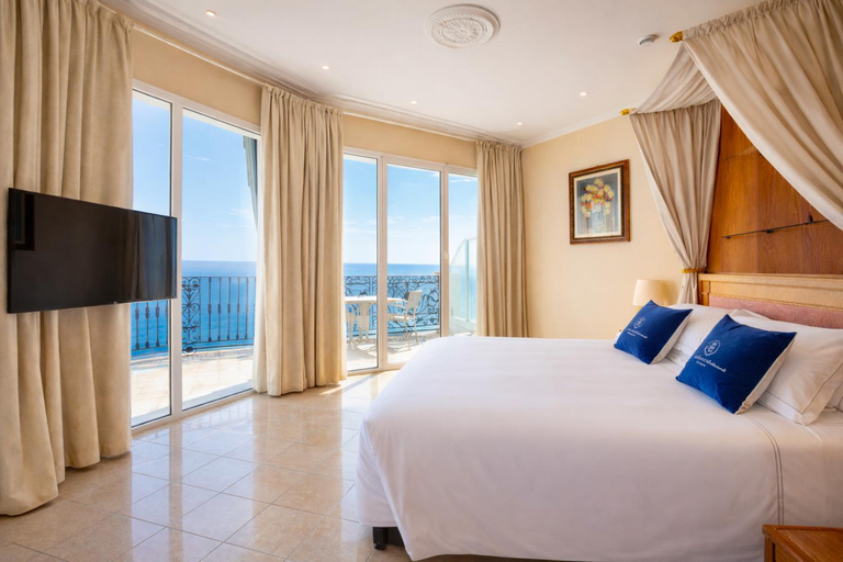Bedroom 3, Grand Hotel Mediterranee, Savona