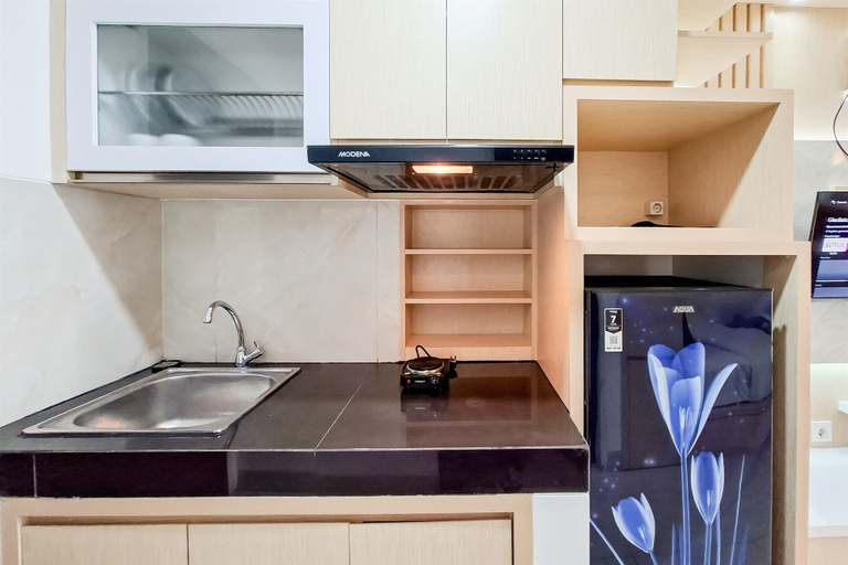 Private kitchen 4, Compact Studio With City View At Serpong Garden Apartment, Tangerang