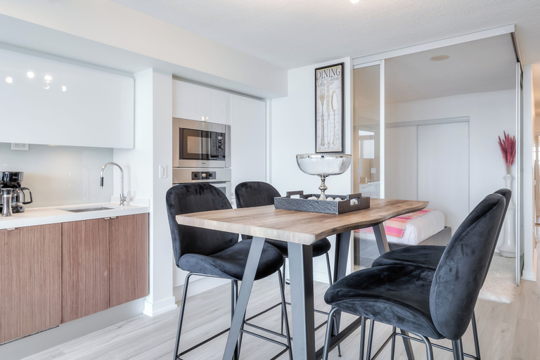 Dining 2, MA Downtown Toronto Residences, Toronto
