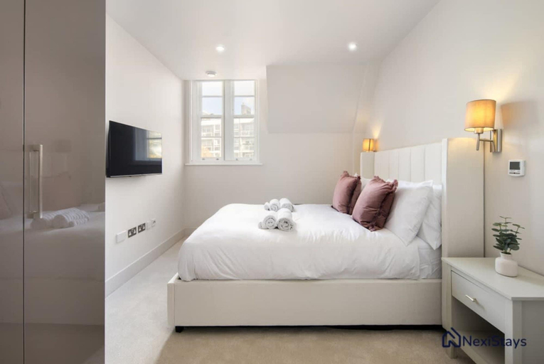 Others 3, 5 Mins Walk to Battersea Park Battersea Retreat, London