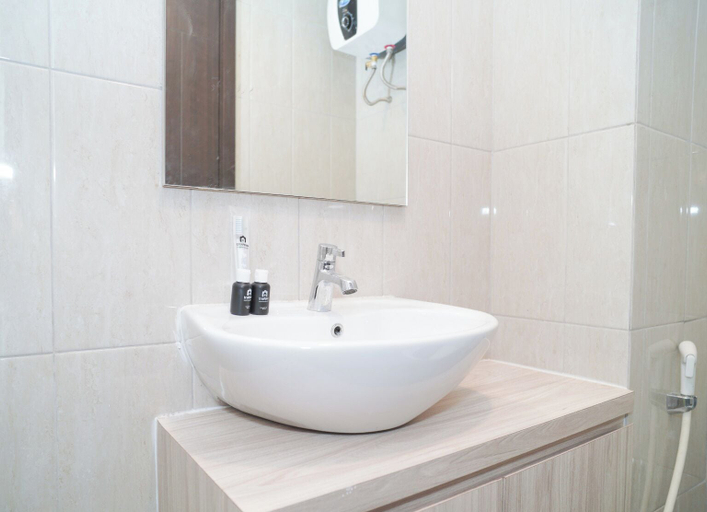 Bathroom 3, Tranquil Studio At Citra Living Apartment, Jakarta Barat
