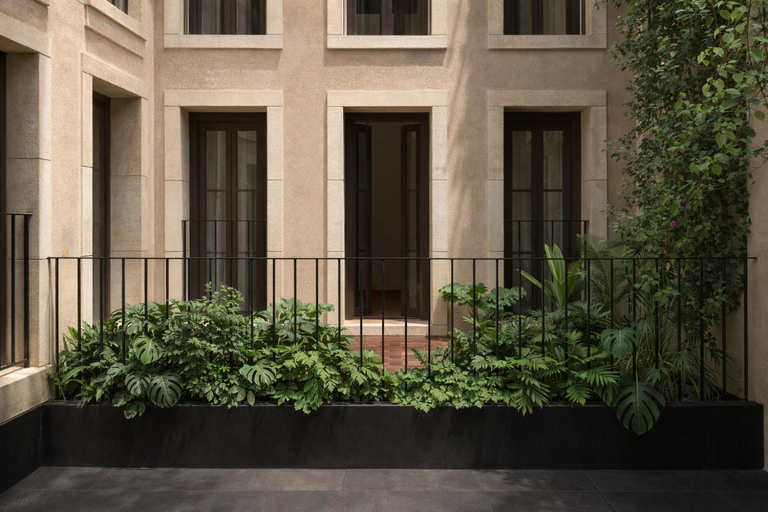 Exterior & Views