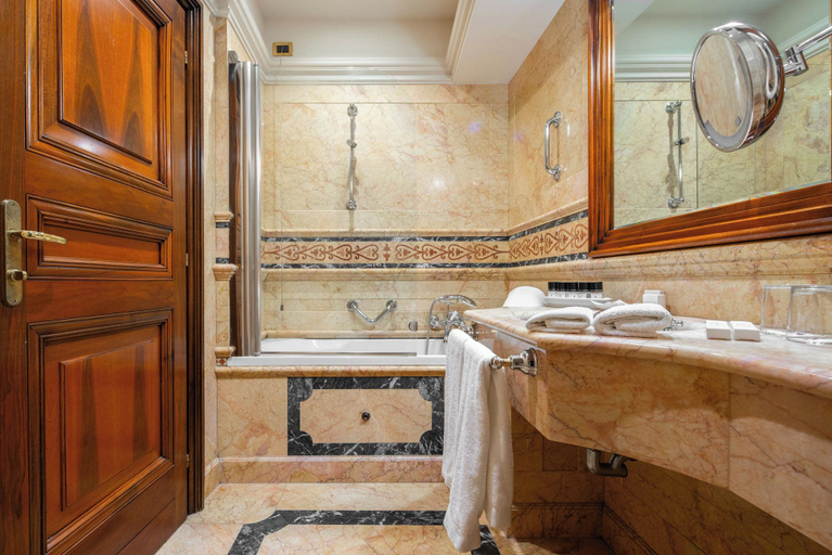 Bathroom 5, Bellevue Luxury Rooms – San Marco Luxury, Venezia