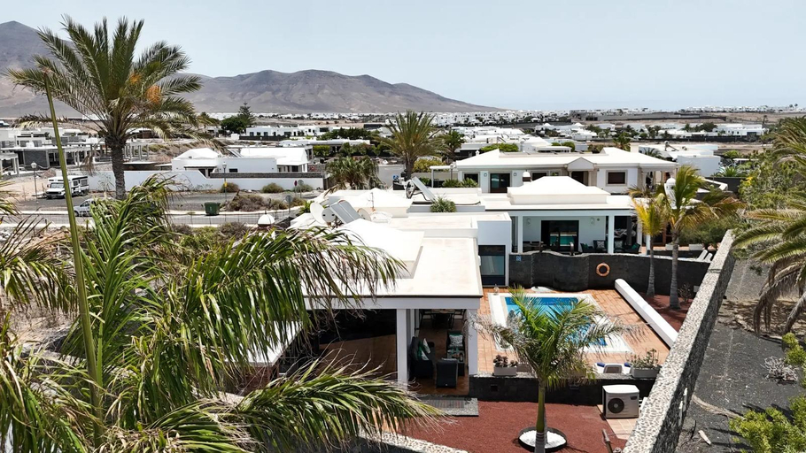 Exterior & Views 1, Villas Mamma Mia  A pool heat Private, Las Palmas