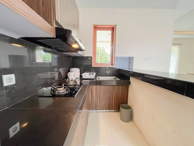 Private kitchen 4, Spacious And Homey 3Br At Villa Casa De Uli, Badung
