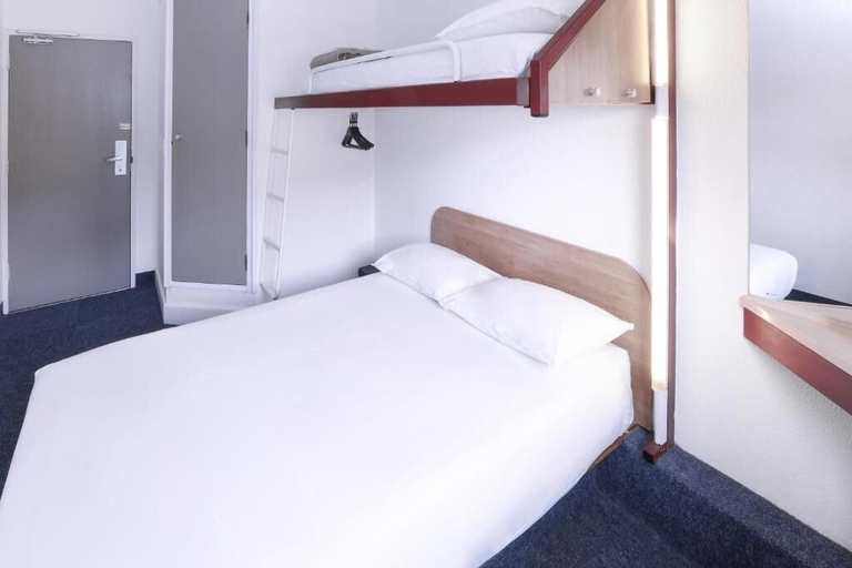 Room 2, SUN1 Parow Cape Town, City of Cape Town