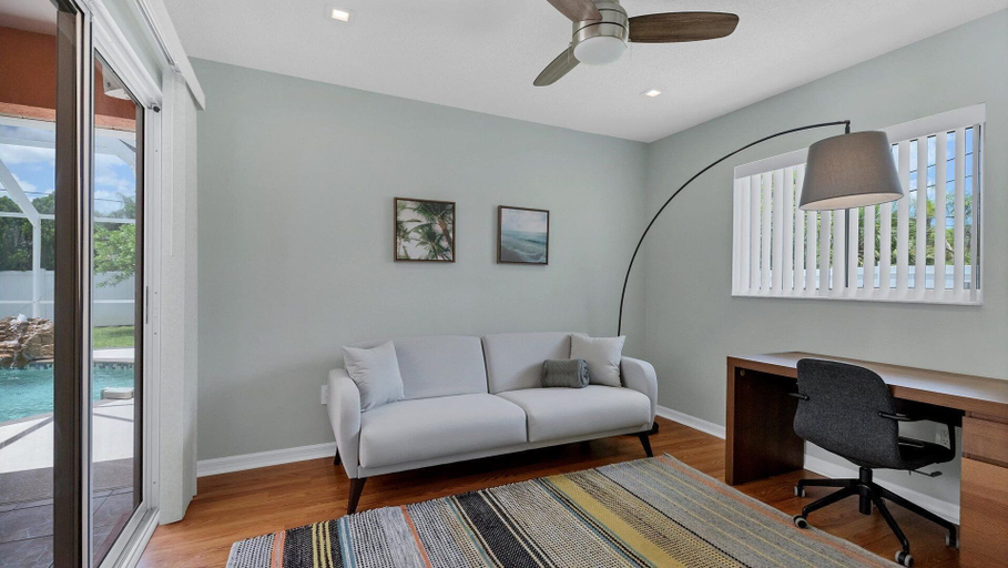 Interior 2, Ebr7483, Charlotte