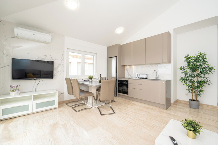In-room dining 5, Pulse apartments with Pool, Novalja