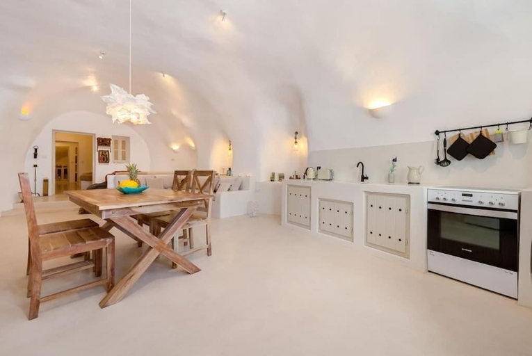 Dining, Cave at White Rock  Private  jacuzzi, South Aegean