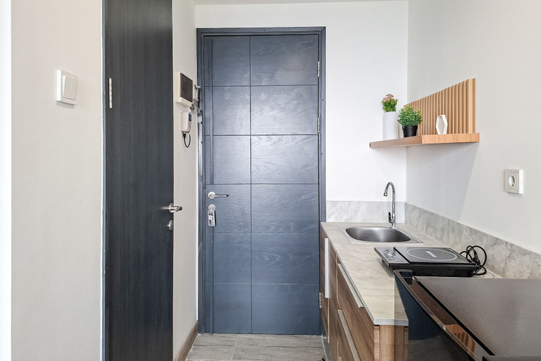 Private kitchen 5, Studio Near Binus @Alam Sutera At Collins Boulevard Apartment, Tangerang