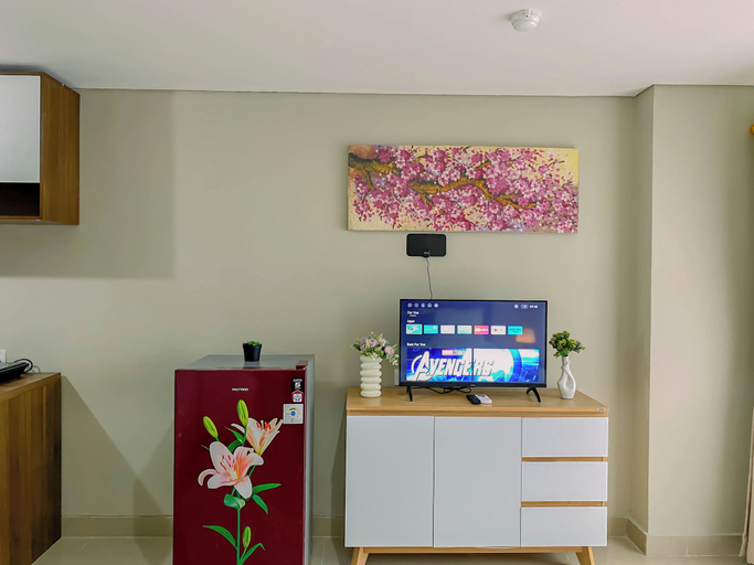 Television, Cozy Studio Apartment Royal Sentul Park, Bogor