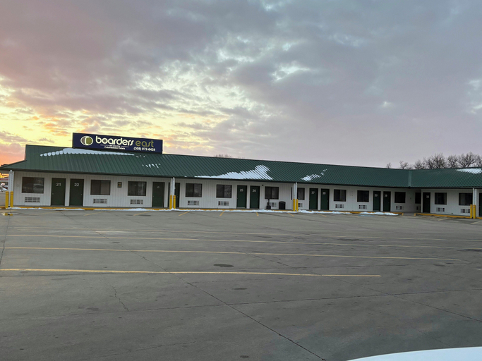 Exterior & Views 2, Boarders Inn & Suites by Cobblestone Hotels – Broken Bow, Custer