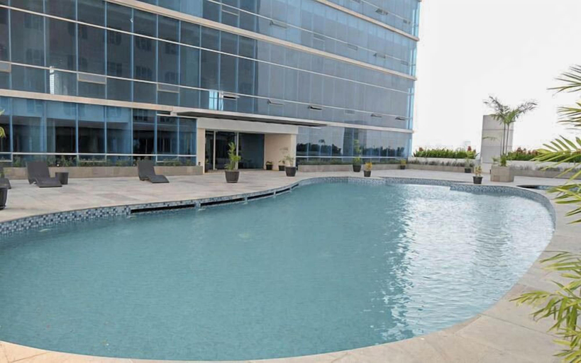 Pool, Classic And Compact Studio At The Square Surabaya Apartment, Surabaya