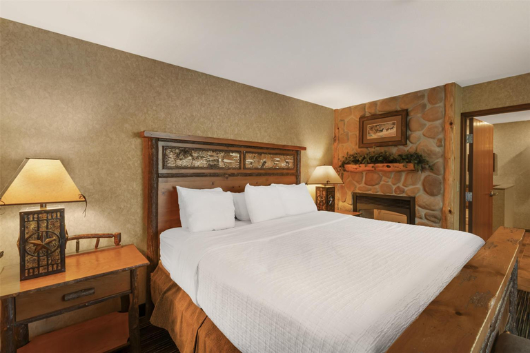 Bedroom 3, Best Western Plus Kelly Inn & Suites, Cass