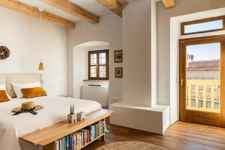 Room 4, Villa Kobdilj 1835 with Shared Courtyard, Komen
