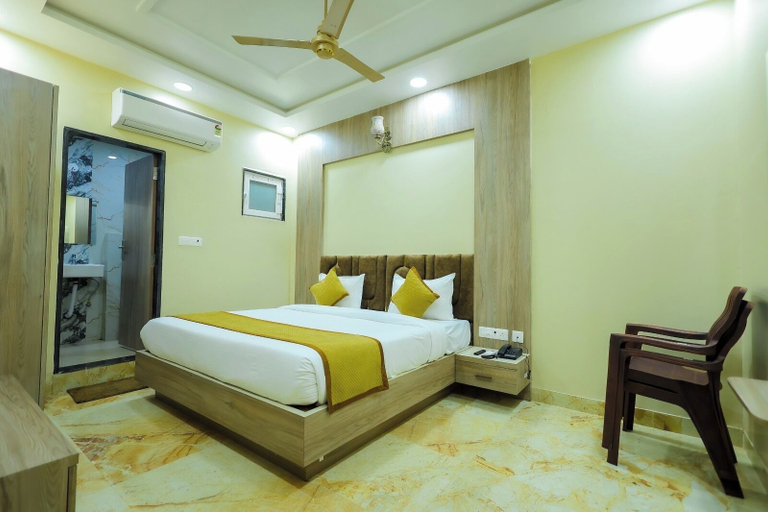 Room 4, Maa Kela Devi Shanti Atithi Bhawan, Mathura