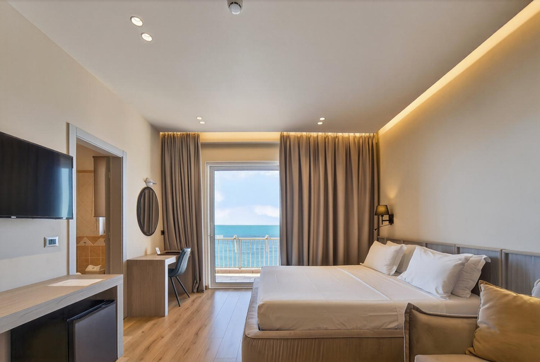 Bedroom 3, Aragosta Hotel, Durrësit