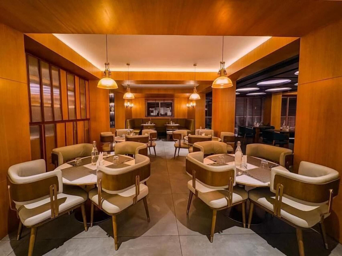 Restaurant 4, Pride Premier Darjeeling, Darjiling