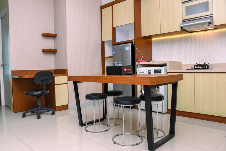 Dining room, Spacious And Cozy 2Br Grand Kamala Lagoon Apartment, Bekasi