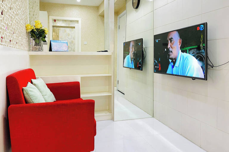 Interior 4, Vibrant Look 2Br At Apartment Green Pramuka City, Jakarta Pusat