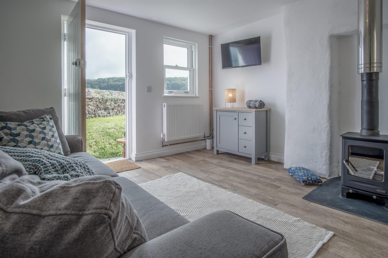 Others 5, Brook Cottage - 7 Bedroom Cottage - Dale, Pembrokeshire
