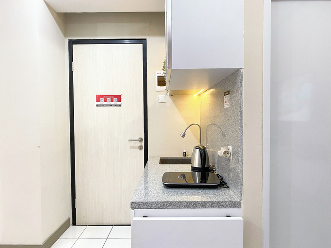 Private kitchen 3, Minimalist And Homey Studio At Grand Kamala Lagoon Apartment, Bekasi