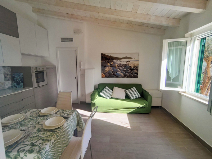 Living area 4, Villino degli Ulivi, Savona