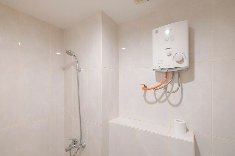 Bathroom 5, Serene Living Studio Apartment Grand Kamala Lagoon, Bekasi