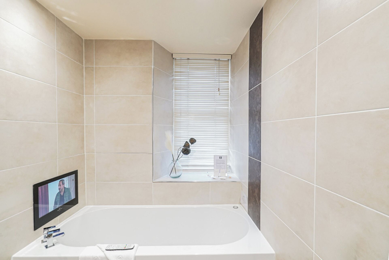 Bathroom 5, Cranleigh Boutique, Cumbria