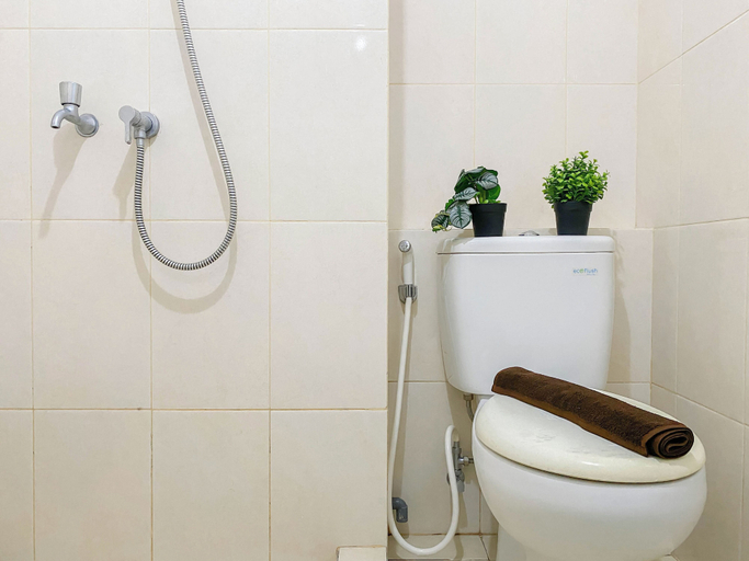 Bathroom 5, Studio Apartment Near Binus University At Springlake Summarecon Bekasi, Bekasi