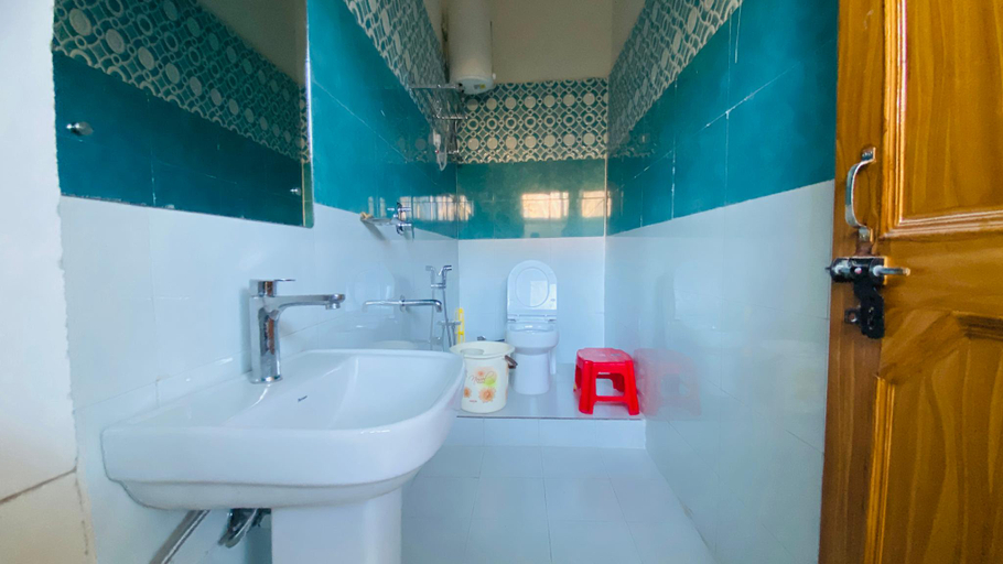 Bathroom, Badri Kedar home stay, Chamoli