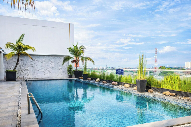 Pool, Modern Studio Near Petra Christian University At The Square Surabaya Apartment, Surabaya
