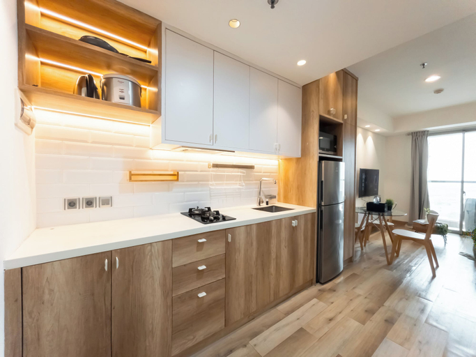Private kitchen 3, Warm And Spacious 2Br At Gold Coast Apartment, North Jakarta