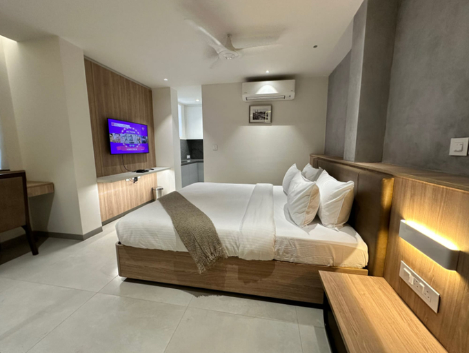 Room 4, 32 Urban by Akoya Hotels - Gachibowli, West Hyderabad, Ranga Reddy