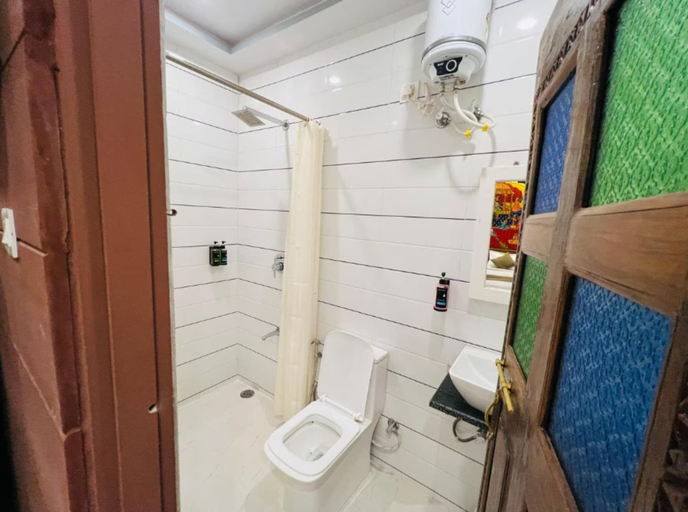 Bathroom 4, Hotel The Raj Heritage Jodhpur, Jodhpur