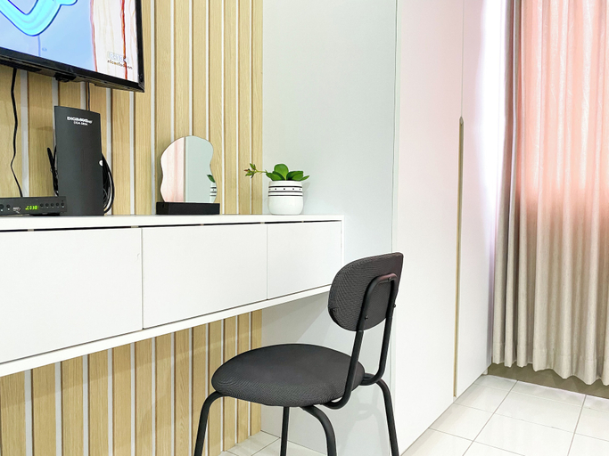 Interior 4, Minimalist And Homey Studio At Grand Kamala Lagoon Apartment, Bekasi
